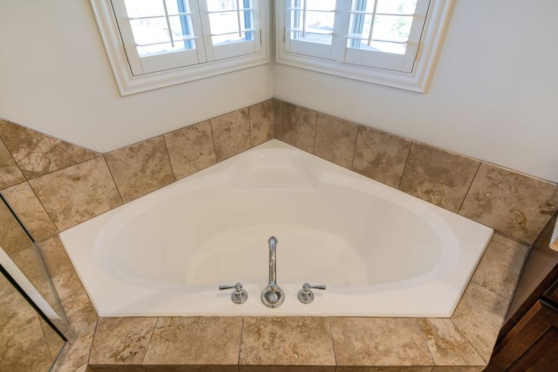 Corner Alcove Tub